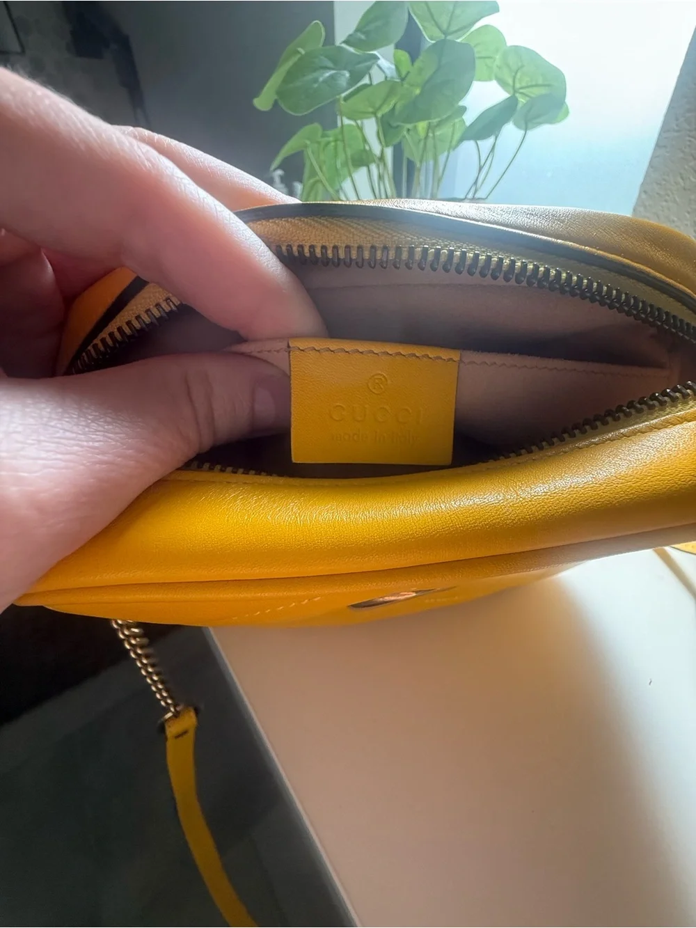 Gucci Marmont Small Camera Bag – Yellow Matelassé Leather Crossbody - Picture 4 of 11